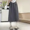 Saia-calça plissada simples de nylon-poliéster para outono, cintura alta, modelagem que afina a silhueta, estilo casual e relaxado, com fenda, calças de perna larga para pessoas baixinhas