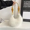 Nueva Bolsa de Felpa Estilo Chino con Cuentas de Madera, Otoño e Invierno Estilo Coreano Simple y Estilo Occidental Gran Capacidad de Felpa de un Solo Hombro Versátil Bolso Cruzado