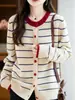 Nuevo Cárdigan 100% Lana Pura para Mujer, Rayas de Bloques de Color, Engrosado, Corte Holgado, Moda de Invierno, Abrigo Abotonado de Bloques de Color