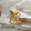 Anillo Grande de Diamante Dorado Lele Jewelry Anillo de Diseño Moderno Elegante Sencillo para Mujeres Anillo de Compromiso para el Trabajo