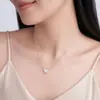 Collar de plata de ley S925 estilo ins europeo y americano con diseño de molino de viento y mariposa, mariposa texturizada, moderno y versátil, colgante de lujo ligero para niñas