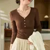 #Calidad Hecha Alta Calidad# Elegante Diseño Reductor de Edad Camiseta para Mujer Manga Larga 2026 Otoño Nuevo Botón de Concha Top de Puro Deseo