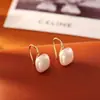 Pendientes Cuadrados de Perla Color Champagne Casuales, Pendientes de Moda y Compactos para el Viaje Diario, Versátiles Elegantes, Ganchos para Orejas de Hada Pequeña