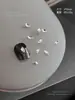 Joyería de Pedrería K9 de Alta Calidad con Parte Trasera Puntiaguda para Uñas, Pedrería Transparente Blanca tipo Caramelo de Roca Deslumbrante, Pedrería Irregular Apilada en Ángulo Recto Largo, Bolas de Pedrería para Uñas al por Mayor