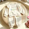 Conjunto de Duas Peças com Manga Bufante Pequena, Estampa de Desenho Animado e Gola Redonda para Meninas 2026, Conjunto Popular de Calça de Moletom para Primavera/Outono de Comércio Exterior, Roupas para Meninas de Início de Outono