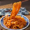 10 Bolsas de Fideos de Masa Enrollada, una Especialidad de Qishan, Baoji, Xi'An, Shaanxi, Presentando Fideos Fríos con Salsa de Sésamo, un Snack Rápido y una Delicadeza Especial
