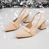 Tacones Altos con Correa de Perlas Estilo Francés para Mujer, Nuevos Sandalias Negras de Tacón Grueso y Punta Cerrada Primavera/Verano 2026, Zapatos de Salón de Punta