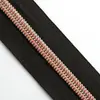 Fabricante Personaliza Cremalleras de Nylon con Dientes Tipo 3 y Tipo 5, Tiras de Dientes Electroplateadas para Bolsas de Empaque, Ropa, Textiles para el Hogar y Cremalleras con Dientes Metálicos de Imitación