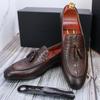 Mocasines de Borlas Hechos a Mano de Gama Alta con Estampado de Cocodrilo para Hombre, Calzado de Cuero Casual de Negocios de Venta Caliente Europeo y Americano, Zapatos de Cuero de Vaca para Hombre