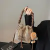 Bolso Cubo Nuevo Otoño e Invierno para Mujer Estampado Cuadros Artístico Estilo Coreano Cierre de Cordón Bolso de Mano Biselado Letras Bolso Casual de Hombro Cruzado