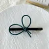 Pinza para el pelo de temperamento simple clip para flequillo biselado clip de pico de pato hueco de alto sentido clip superior tocado al por mayor