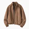 Nueva chaqueta para hombre de PU 2026, moderna y elegante, con un diseño de tejido de canalé resistente, un cuello alto casual y un corte relajado