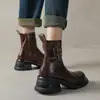 ¡Gigante! Hebilla de Cinturón Retro Botas Cortas Estilo Martin de Piel de Oveja de Primera Capa para Mujer 2024 Estilo Nuevo Punta Redonda Cremallera Lateral Tacón Medio