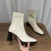 Bota Corta de Tacón Grueso y Punta Cuadrada con Cremallera Trasera Nuevo Estilo Primavera/Otoño 2026 Chica Picante Estilo Europeo/Americano Pequeño Chanel Botas Elásticas Adelgazantes