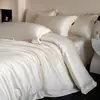Juego de Ropa de Cama Bordado de Seda Helada de Lujo Ligero de Cuatro Piezas Nuevo Estilo 2026 Sábana y Funda de Edredón Suaves como la Seda para Dormir Desnudo Ropa de Cama de Verano Juego de Tres Piezas
