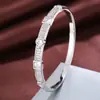 1. Nuevo Modelo Transfronterizo Pulsera de Diamantes Microincrustados con un Toque de Lujo Ligero y de Alta Gama para Mujer, Popular en Europa y América, Pulsera Moderna y Elegante