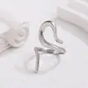 Moda Europeia e Americana Anel Exagerado de Aço Inoxidável para Mulheres Ouro 18K Simples Estilo Ins Anel de Design de Ponta Joias Atacado