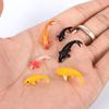 Mini modelo de pez dorado koi simulación miniatura paisaje de escena acuática decoración acuario pequeño diy accesorios de joyería de peces pequeños