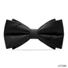 Collar rojo ceremonia de boda novio traje de boda moño compromiso padrino corbata corbata traje color sólido