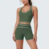 Conjunto de Yoga Europeu e Americano Color Block Escovado com Decote U e Alças Duplas Costas Esportivas Bonitas Shorts Roupa Fitness Conjunto para Corrida e Exercício
