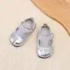 Sapatos casuais Mary Jane de couro com trama estilo coreano para meninas, novo modelo primavera e outono 2026, sapatos simples de couro sintético macio para meninos e meninas
