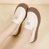Sapatos Pequenos de Couro Retro Genuíno para Mulheres 2025 Outono Novo Versátil de Um Pé Sapatos Slip-On Macios Antiderrapantes para Mulheres