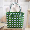 Bolso de Mano Tejido de Plástico Nuevo para Verduras Bolso de Playa DIY Foto Casual para Mujer Modelo de Celebridad de Internet Venta al por Mayor desde el Fabricante