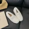 Sapatos brancos peludos que aumentam a altura, sapatos femininos quentes para usar ao ar livre, sapatos de algodão forrados com fleece da moda 2026, mocassins versáteis