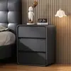 Mesita de noche minimalista estilo crema de lujo ligero, pequeño armario de almacenamiento moderno simple de madera maciza y cuero para dormitorio del hogar