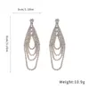 Pendientes Largos de Borla Redondos con Forma de Lágrima con Tachuelas Plateadas y Diamantes, Pendientes Europeos y Americanos Exagerados de Uso Rudo de Nicho, Pendientes de Lujo Ligero de Gama Alta para Mujer