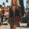 Estación Independiente Transfronteriza 2026 Estilo Europeo y Americano Ropa de Mujer Primavera Otoño Retro Estilo Étnico Estampado Cuello V Manga Larga Vestido