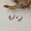 Brincos Torcidos Retro Dongdaemun Coreano Versátil Brincos Simples Dourados Foscos Banhados a Ouro Brincos com Senso de Design