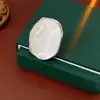 Set de Aretes y Anillo Ovalados de Resina, Moderno y Sencillo, Elegante y Único, Estilo Minimalista, Set Versátil de Gama Alta de Nicho