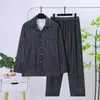 Pijama de Manga Larga para Hombre Estilo Nuevo 2026 Conjunto de Ropa para el Hogar de Primavera, Otoño, Verano, Otoño, Invierno para Uso en Exteriores
