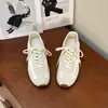 Zapatillas de entrenamiento casuales retro de suela blanda para mujer, nuevo modelo de verano 2026, zapatillas deportivas transpirables versátiles de suela blanda super populares para mujer