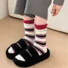 Calcetines con Etiqueta de Tela de Rayas Horizontales 2025 Sin Pelusa para Mujer de Terciopelo Coral Suministro Transfronterizo Calcetines de Algodón para Dormir Calcetines para el Suelo del Hogar