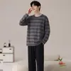 Pijama masculino de algodão puro com gola redonda, novo conjunto de alta qualidade com mangas compridas e calças compridas para primavera, outono e inverno, tamanho grande casual para casa, adequado para uso externo