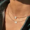 Marca de moda italiana blogger popular en línea con temperamento de cuentas hechas a mano simple letras de concha collar de clavícula collar