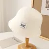 Chapéu Bucket de Cashmere Estilo Coreano para Mulheres no Inverno, Rosto Pequeno, Chapéu Bacia Quente, Chapéu de Pescador de Pelúcia de Aba Curta Casual e Versátil