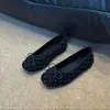 Zapatos planos de suela blanda de lunares, estilo coreano, novedad de otoño, punta poco profunda, versátiles para ir al trabajo y combinar con faldas, zapatos para mujer
