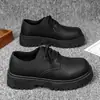 Primavera de 2026 Novos Sapatos Casuais Pretos de Couro Tendência Estilo Britânico Impermeáveis Sola Grossa Clássicos Sapatos de Negócios Masculinos