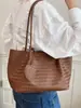 Bolso Tote de Tejido para Viajes Diarios para Mujer 2026 Nuevo Verano Bolso de Hombro Único Retro de Alta Gama Bolso de Mano de Gran Capacidad