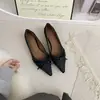 Zapatos de Salón Elegantes y Suaves de Satén con Punta Fina Estilo Francés para Mujer, Nuevo Modelo Otoño 2026, Tacón Bajo Elegante