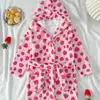 Roupão de Flanela Rosa Morango para Menina, Roupa de Casa com Capuz para Crianças, Roupa de Dormir Quente Absorvente Engrossada