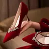 Zapatos Rojos de Tacón Alto para Mujer Zapatos de Boda Tacón de Aguja Tela de Terciopelo con Vestido Formal Brindis Banquete Novia Xiuhe Zapatos Individuales Estilo Nuevo 2026
