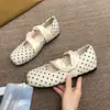 Sapatilhas Mary Jane de bico quadrado com bolinhas e salto interno para mulheres, nova coleção de outono 2026, estilo francês, para usar com vestidos