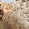 Es esponjoso y muy cálido~ El juego de cama de terciopelo de leche de cuatro piezas está engrosado para el calor del invierno, y la funda de edredón de terciopelo de coral es ropa de cama Clase A