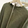 Foto real da nova camiseta listrada color block de manga longa para mulheres, adequada para primavera e outono, estilo coreano, corte solto, blusa base afina a silhueta, top estilo casual
