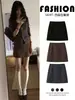 Conjunto de Lã Saia Curta Feminino 2026 Novo Outono Inverno Petite Cor Café Cintura Alta Saia Midi Evasê Saia de Lã Justa ao Corpo