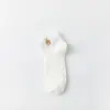 Calcetines nuevos de color liso con diseño de oso y corazón para primavera y verano, calcetines invisibles para mujer, calcetines de algodón blancos con costilla alta bordada, venta al por mayor